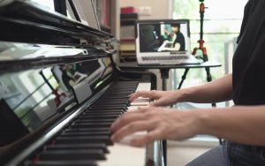Tự học piano tại nhà